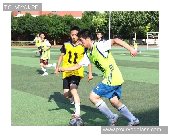 工矿工足球:激情与团队精神的碰撞,展现工人风采与拼搏精神的赛场盛宴 工矿工足球:激情与团队精神的碰撞,展现工人风采与拼搏精神的赛场盛宴