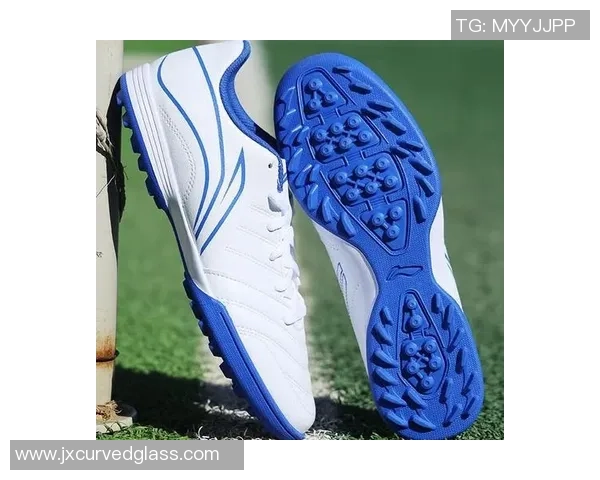 挑选合适足球鞋的实用指南与技巧分享助你提升球场表现 挑选合适足球鞋的实用指南与技巧分享助你提升球场表现