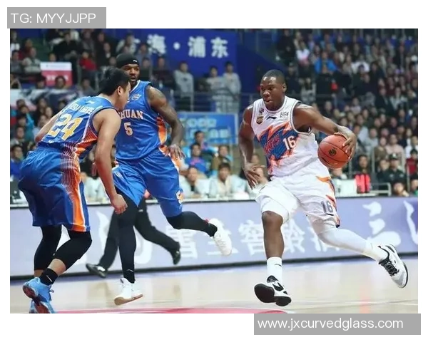 武汉篮球队强势领跑选拔赛积分榜积63分展现冠军潜力 武汉篮球队强势领跑选拔赛积分榜积63分展现冠军潜力