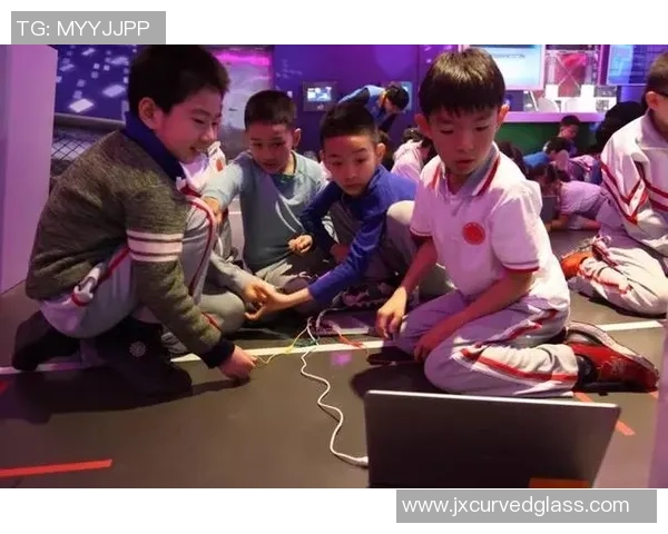 街头足球的魅力与文化探索让我们一起感受这项运动的无限乐趣与激情 街头足球的魅力与文化探索让我们一起感受这项运动的无限乐趣与激情